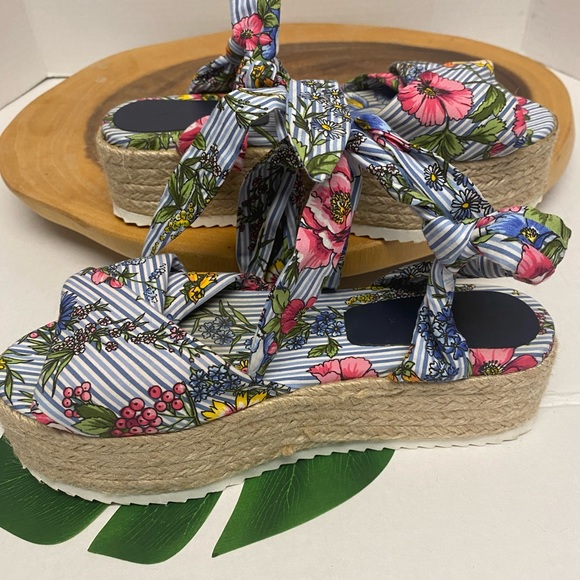 Zara Stripe w/Floral Print Raffia Espadrilles - Picture 4 of 9